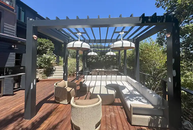 Deck with pergola